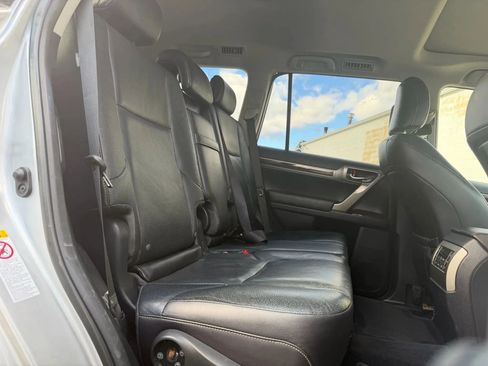 Used 2015 Lexus GX 460 image 13
