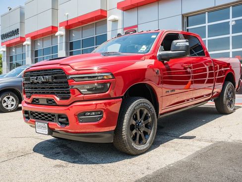 New 2026 RAM 2500 Laramie AWD/4WD image 3