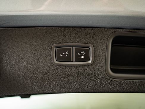 New 2026 Porsche Macan Turbo image 52