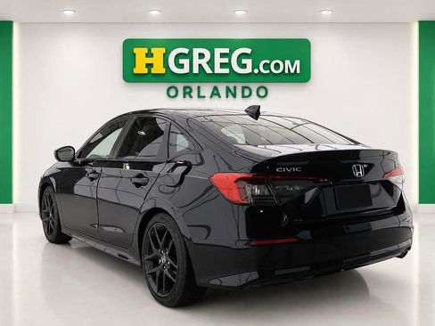 Used 2022 Honda Civic Sport image 2