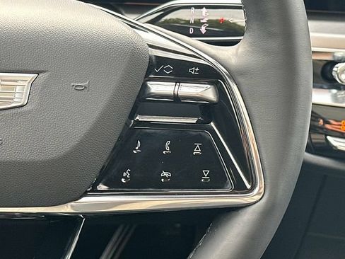 Used 2026 Cadillac Lyriq Luxury AWD/4WD image 8