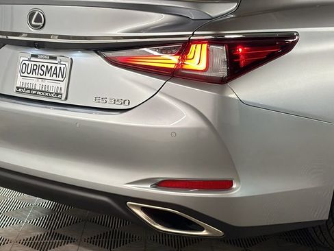 Certified 2025 Lexus ES 350 w/ Premium Package image 9