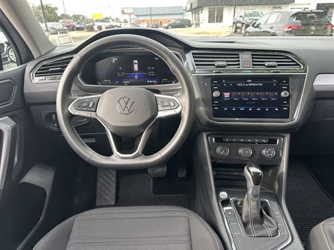 Used 2024 Volkswagen Tiguan S image 15