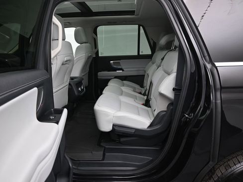Certified 2025 Ford Expedition Max Platinum AWD/4WD image 21