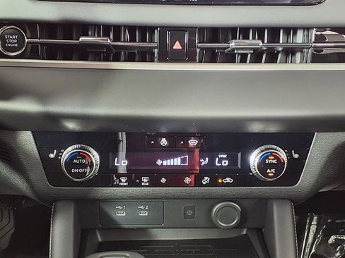 New 2026 Mitsubishi Outlander SE AWD/4WD image 18