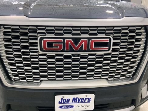 Used 2021 GMC Yukon Denali w/ Denali Premium Package RWD image 27
