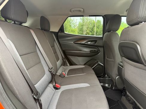 Used 2022 Chevrolet TrailBlazer LT w/ Convenience Package FWD image 16