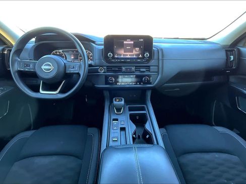 Used 2023 Nissan Pathfinder S image 14