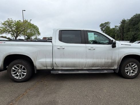 Used 2023 Chevrolet Silverado 1500 LT w/ Safety Package AWD/4WD image 4