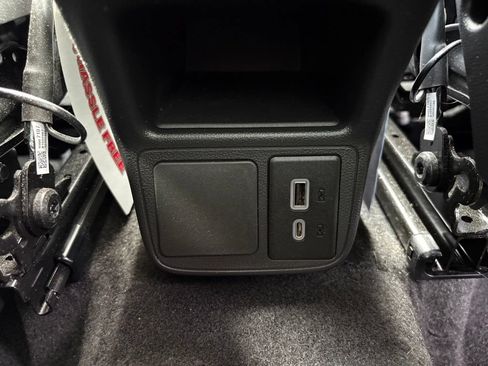 Used 2023 Buick Encore GX Select AWD/4WD image 36