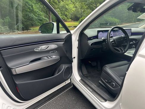 Used 2026 Genesis GV70 2.5T Select AWD/4WD image 6