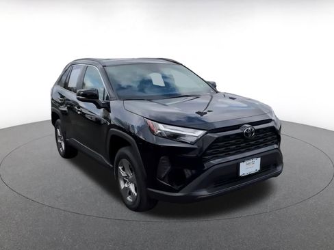 Used 2025 Toyota RAV4 XLE image 3