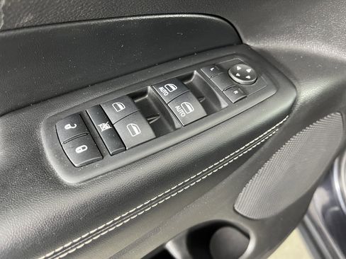 Used 2016 Jeep Grand Cherokee Limited w/ Luxury Group II AWD/4WD image 18