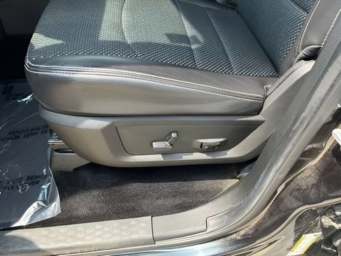 Used 2017 RAM 1500 Sport w/ Black Ram 1500 Sport Group AWD/4WD image 16
