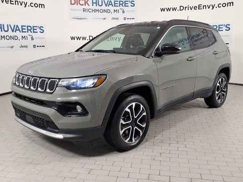 Used 2023 Jeep Compass Limited image 1