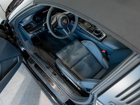 Certified 2025 Porsche 911 Targa 4 GTS AWD/4WD image 4