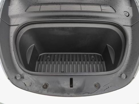 Used 2021 Tesla Model Y Long Range image 25