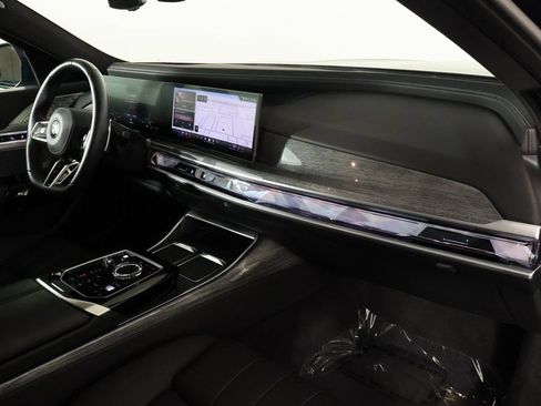 Certified 2023 BMW 760i xDrive AWD/4WD image 9