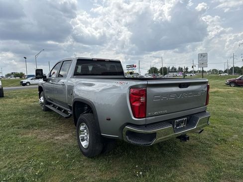 Used 2025 Chevrolet Silverado 3500 LT AWD/4WD image 12