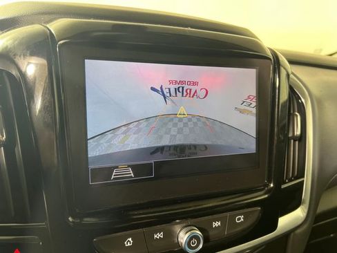 Used 2021 Chevrolet Traverse LT FWD image 19
