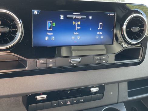 New 2025 Mercedes-Benz Sprinter 2500 image 32