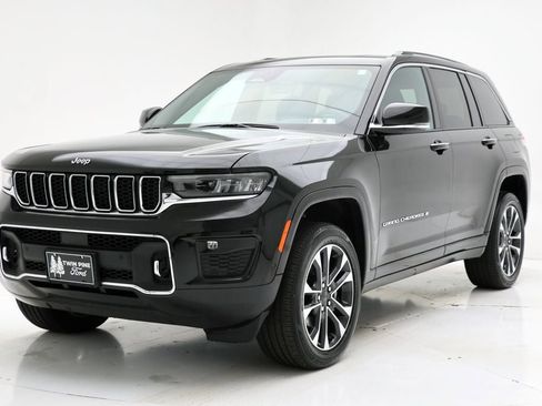 Used 2022 Jeep Grand Cherokee Overland image 2