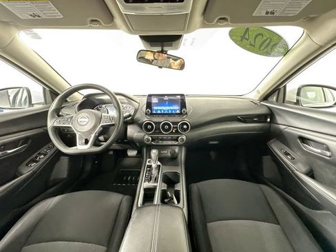 Used 2024 Nissan Sentra SV FWD image 17