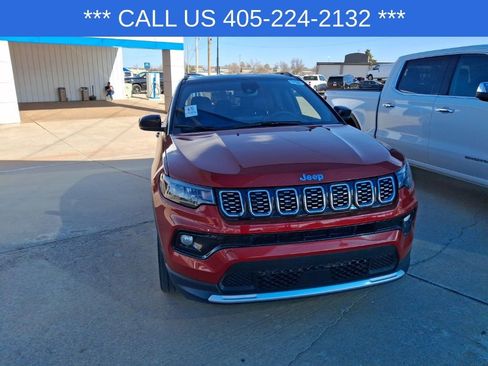 Used 2025 Jeep Compass Limited image 9
