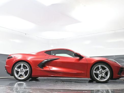 Used 2021 Chevrolet Corvette Stingray Preferred Cpe w/ Engine Appearance Package RWD image 25
