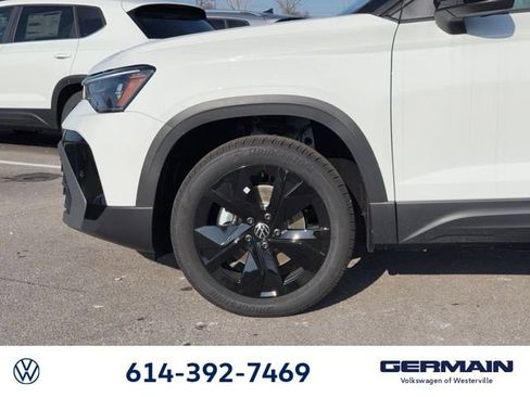 New 2026 Volkswagen Taos SE AWD/4WD image 12