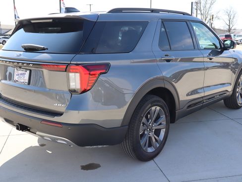 New 2026 Ford Explorer Active w/ Active Comfort Package image 5