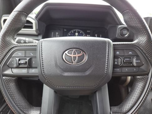 Used 2025 Toyota Tacoma SR5 AWD/4WD image 29