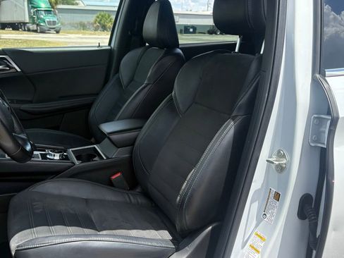 Used 2022 Mitsubishi Outlander SE FWD image 9