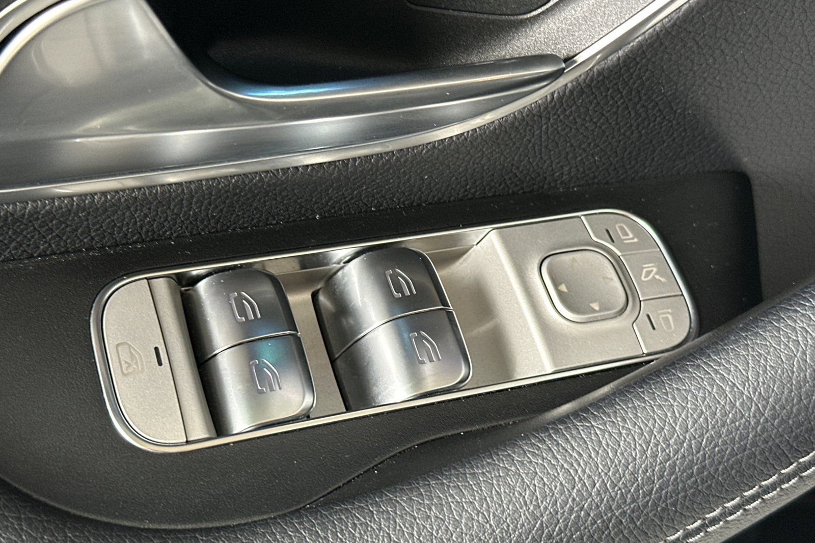 Certified 2024 Mercedes-Benz GLE 350 4MATIC image 13