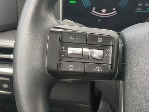 Used 2025 Hyundai Santa Fe SEL FWD image 30