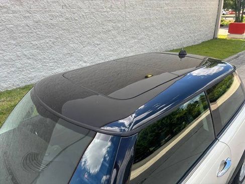 Used 2011 MINI Cooper Hardtop FWD image 9