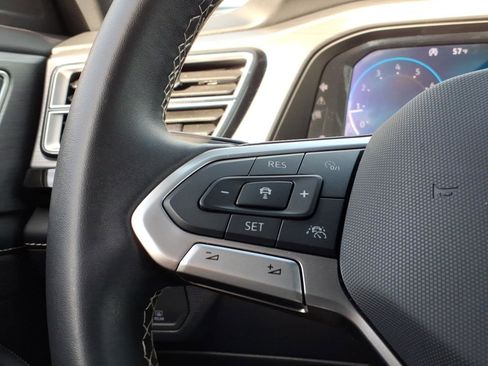 Used 2025 Volkswagen Atlas Cross Sport SE image 22