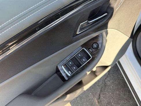 Used 2014 Chevrolet Impala LT w/ Premium Seating Package image 38