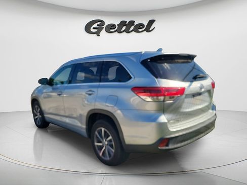 Used 2017 Toyota Highlander XLE FWD image 4