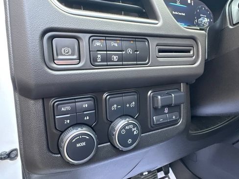 Used 2023 Chevrolet Suburban RST w/ Luxury Package AWD/4WD image 18