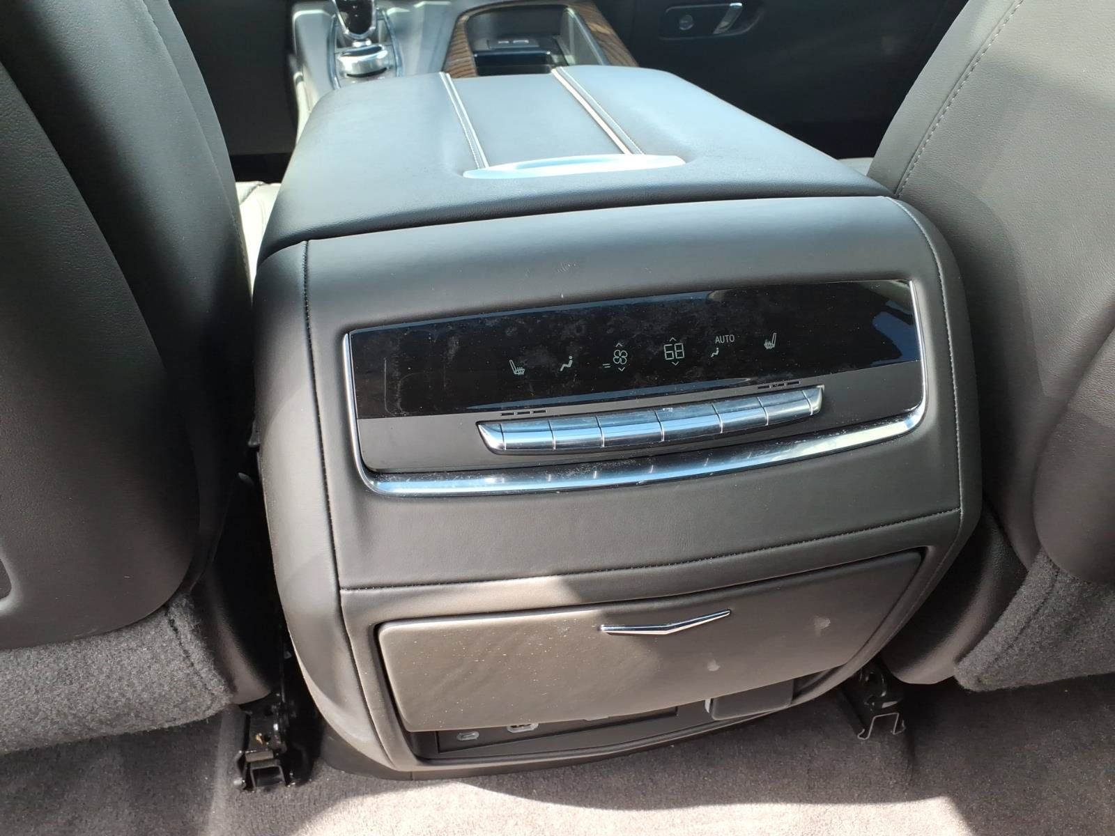 Used 2023 Cadillac Escalade Sport Platinum w/ LPO, ONYX Package AWD/4WD image 19