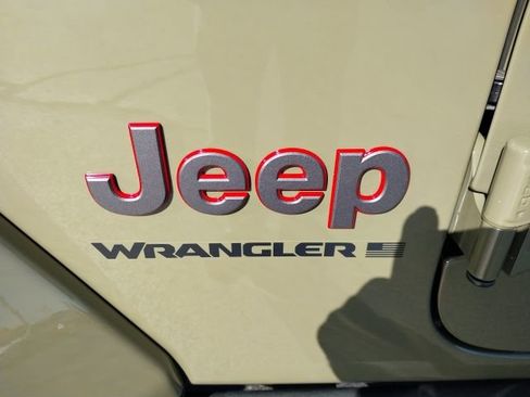 Used 2025 Jeep Wrangler Unlimited Rubicon image 18