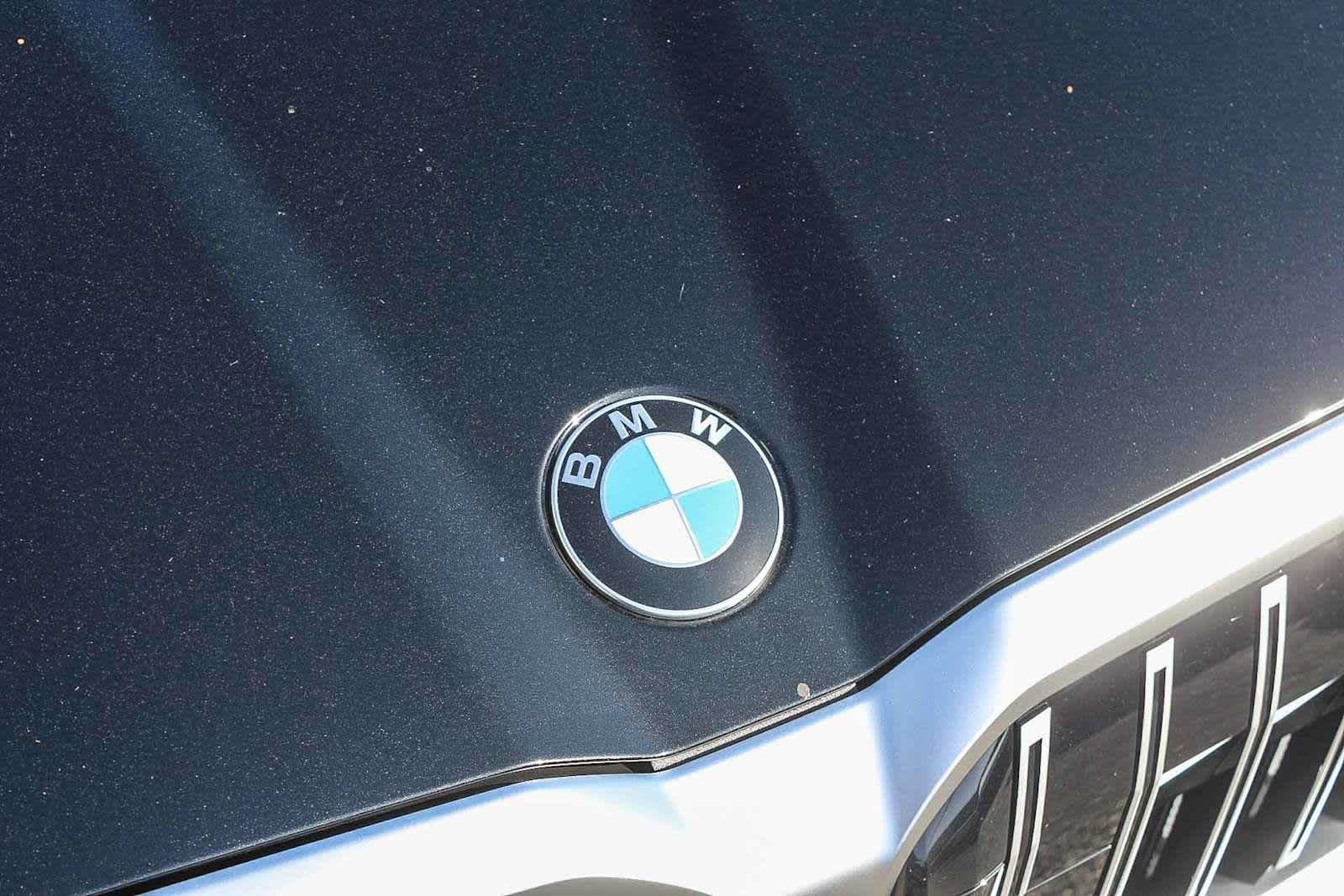 Used 2026 BMW 530i w/ Premium Package RWD image 11