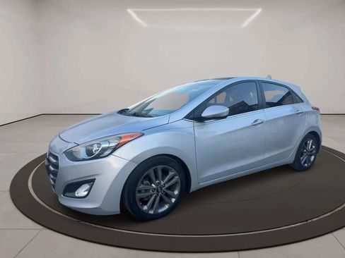 Used 2016 Hyundai Elantra GT w/ Option Group 03 FWD image 2