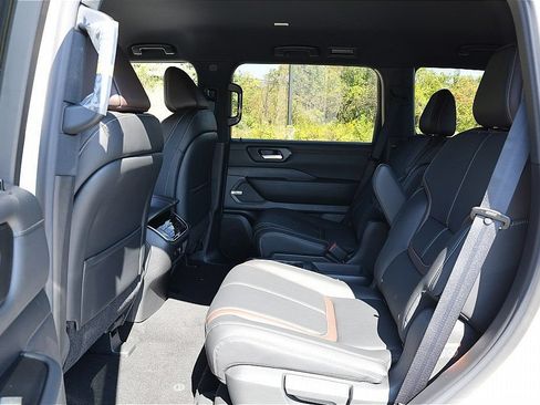 New 2026 Nissan Armada SL w/ Captain's Chari Seat Package AWD/4WD image 11