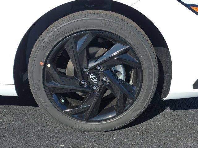 Used 2026 Hyundai Elantra Sport FWD image 22