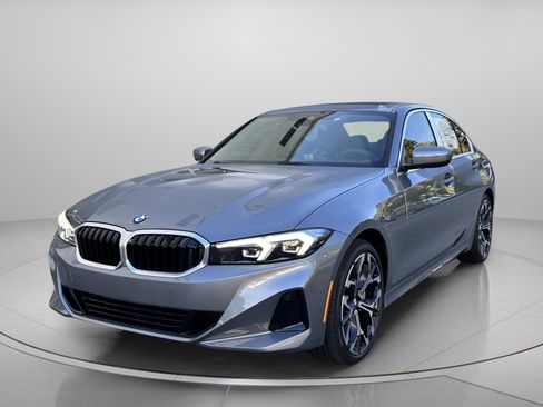 Used 2026 BMW 330i Sedan w/ Premium Package RWD image 2