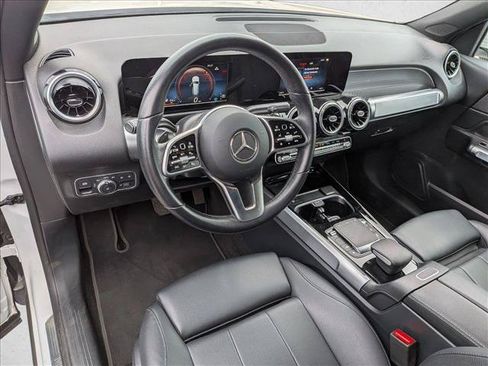 Used 2023 Mercedes-Benz GLB 250 image 9