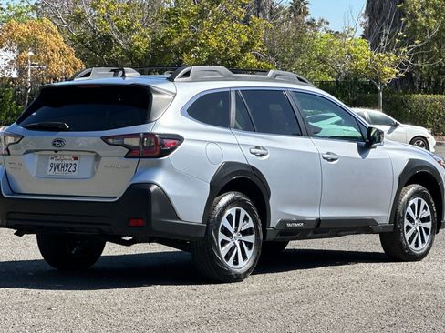 Used 2024 Subaru Outback Premium AWD/4WD image 4
