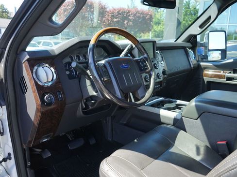 Used 2013 Ford F250 Platinum w/ FX4 Off Road Pkg AWD/4WD image 18